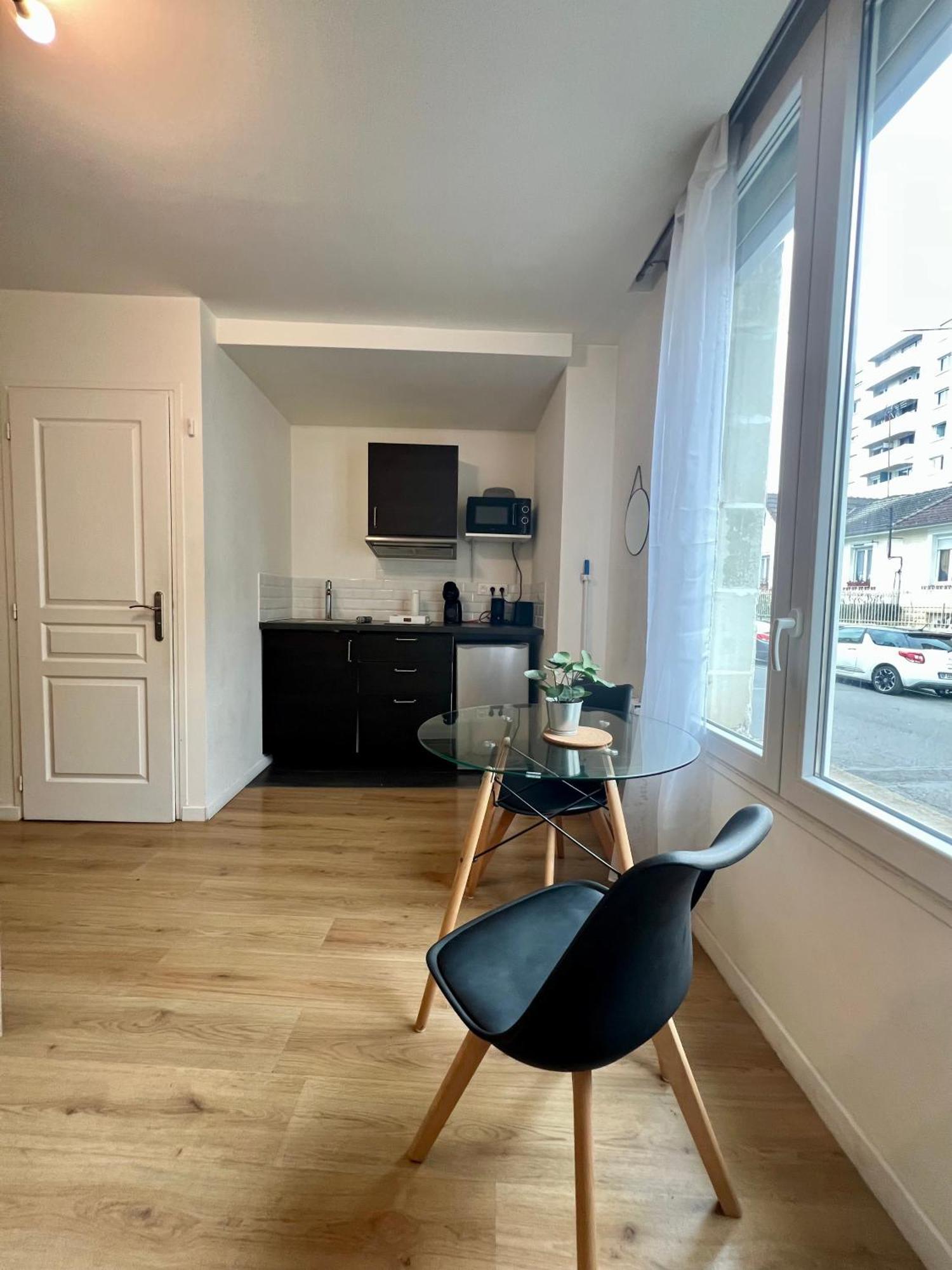 Châtellerault Studios Ideal Pro I Centre-Ville & Parking Gratuit מראה חיצוני תמונה